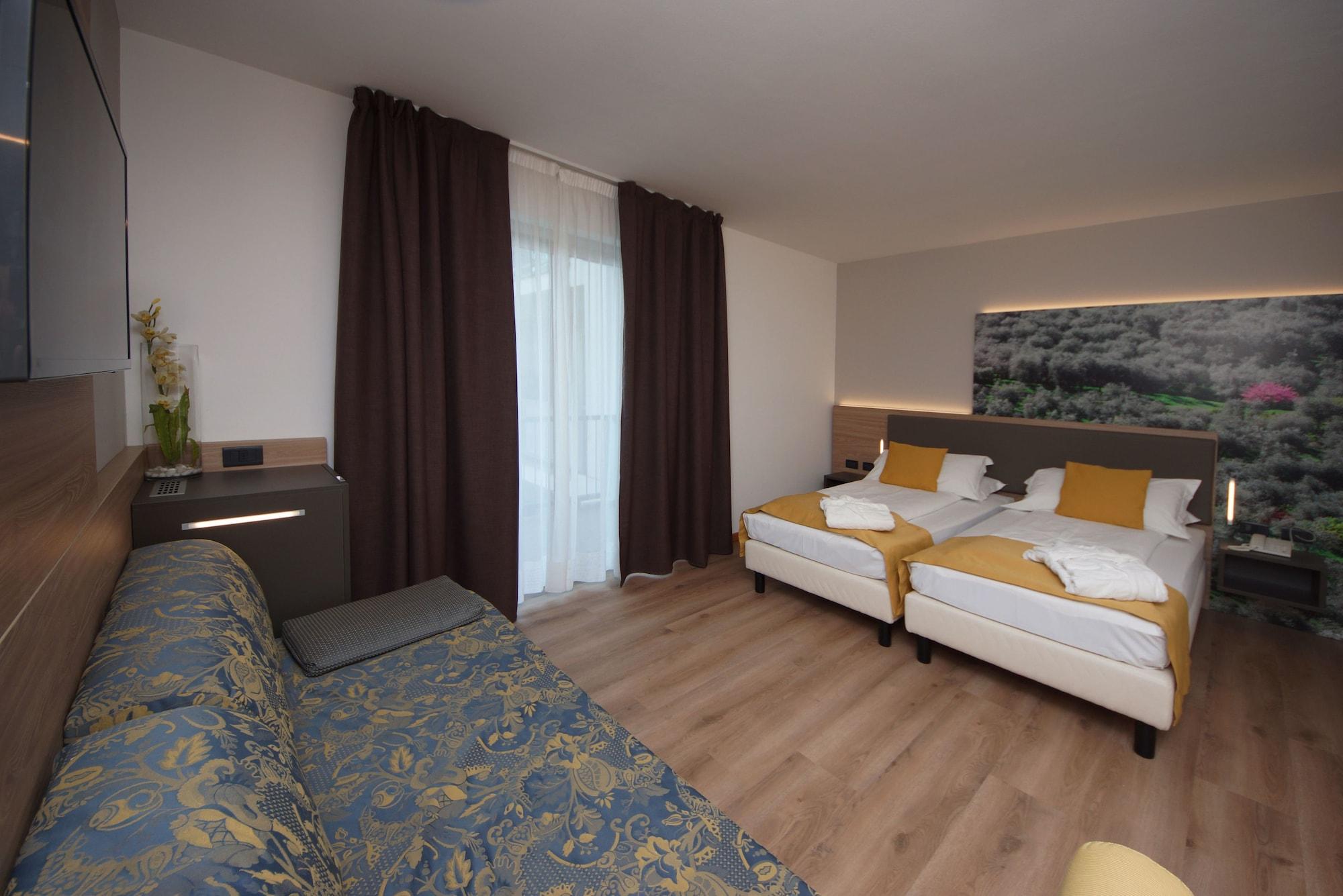 Ambassador Suite Hotel Riva del Garda Esterno foto