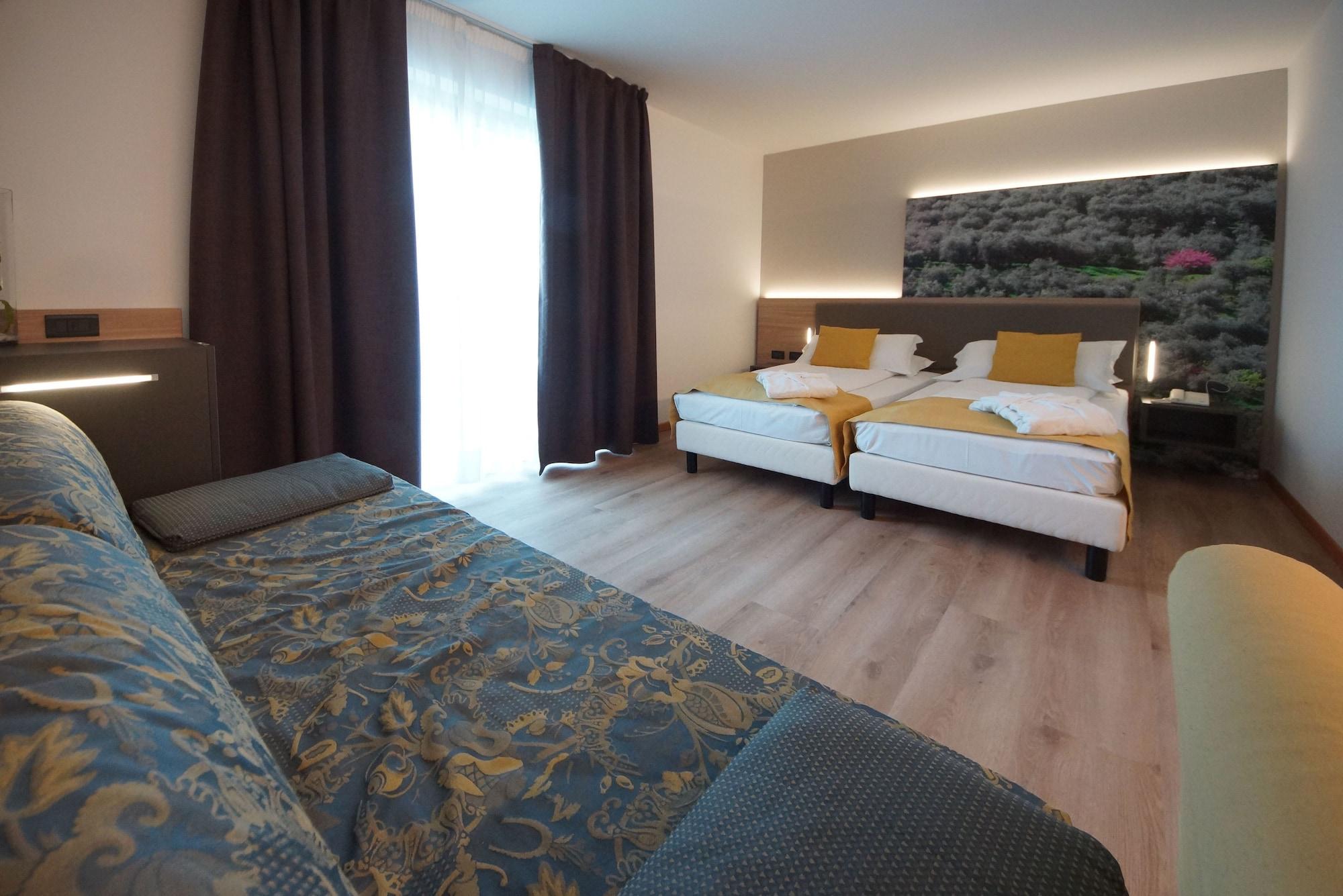 Ambassador Suite Hotel Riva del Garda Esterno foto