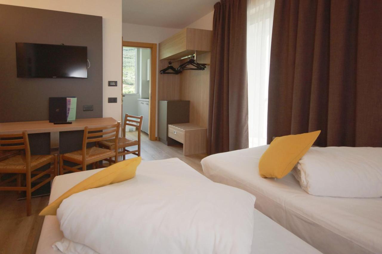 Ambassador Suite Hotel Riva del Garda Esterno foto