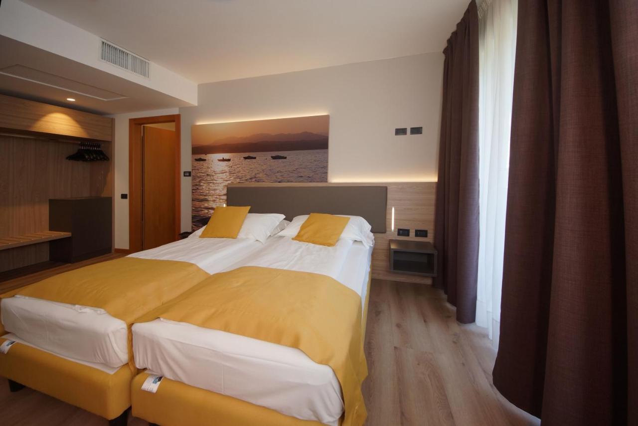 Ambassador Suite Hotel Riva del Garda Esterno foto